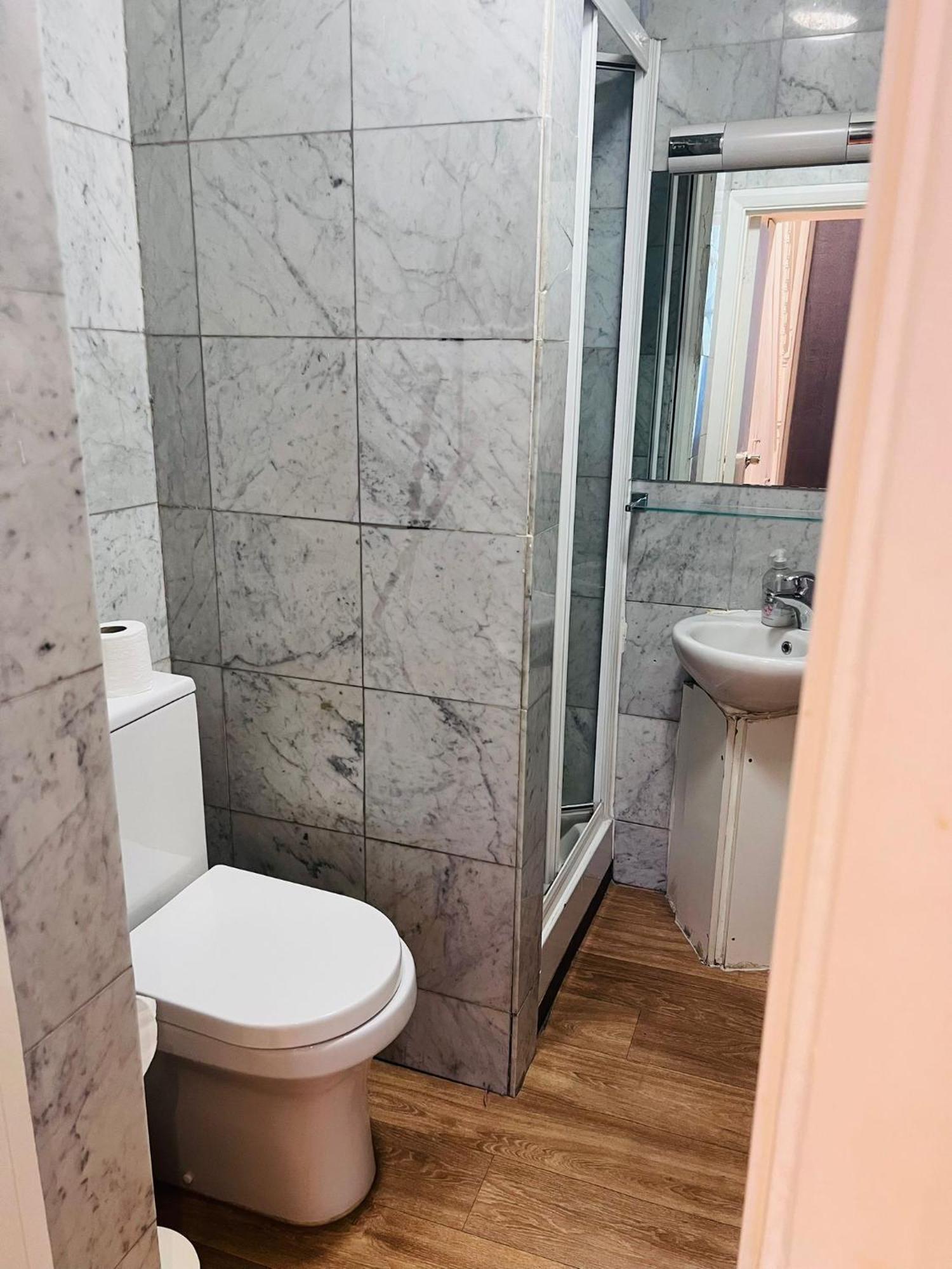 F5- Mezzanine Studio Fits 3 Near Paddington London Exterior photo